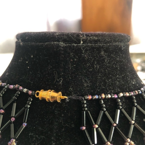 Elegant Beaded Necklace , lovely looking bead necklace - gently used - Picture 4 of 5